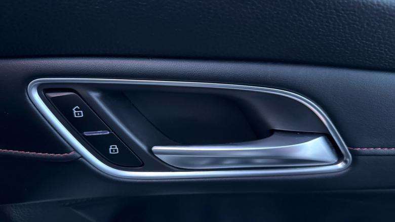 MG HS 1.5 T-GDI PHEV SE 5dr Auto Hatchback